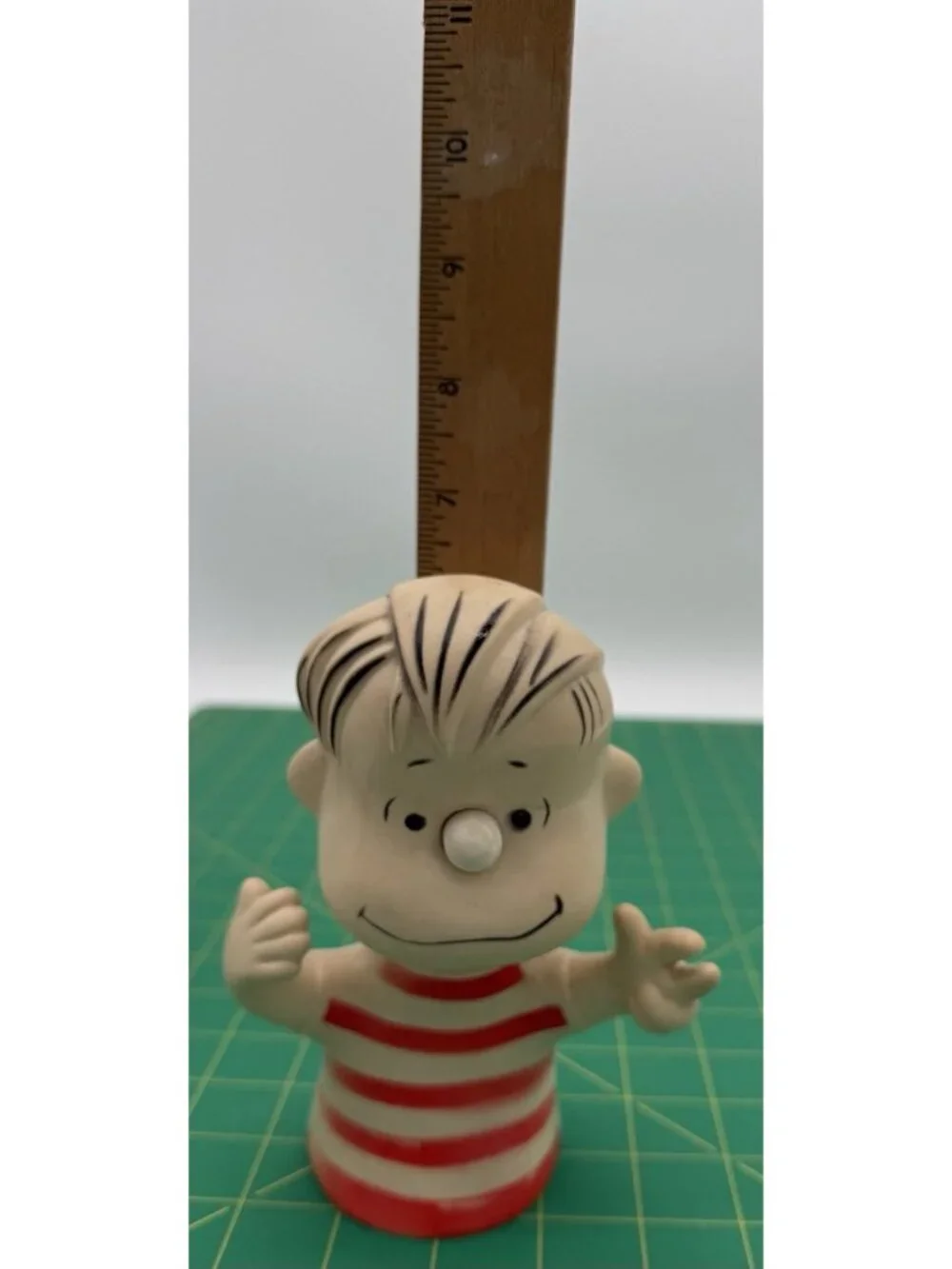 1952 Vintage Avon Peanuts Linus Squeeze Bath Rubber Toy Collectible